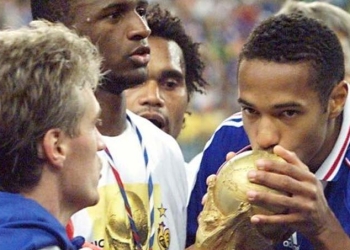 Thierry Henry y otros Campeones del Mundo dirigiendo a futbolistas colombianos