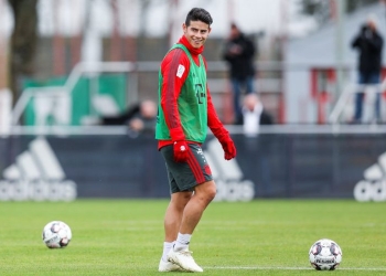 ¡El más amable de todos! Gran gesto de James en el entrenamiento del Bayern