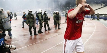 ¡Una lamentable locura más de “hinchas” del fútbol!