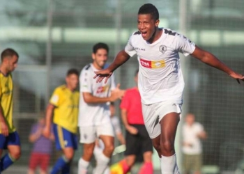 El as bajo la manga que Arturo Reyes sacará del fútbol español para el Sudamericano