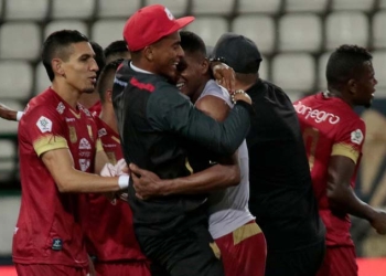 ¡Decisión tomada con el “hincha” que agredió a un árbitro en la clasificación de Rionegro Águilas!