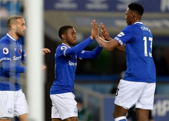 ¡4 goles en el primer partido completo de Yerry Mina en Everton!