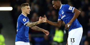 Primer partido y ya lo hizo la hinchada de Everton con Yerry Mina