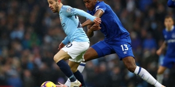 Fue un partido de pesadilla para Yerry Mina y el Everton