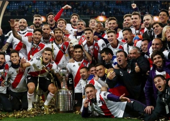 ¿Por qué Juanfer Quintero y Santos Borré se perdieron la fiesta de River en Argentina?