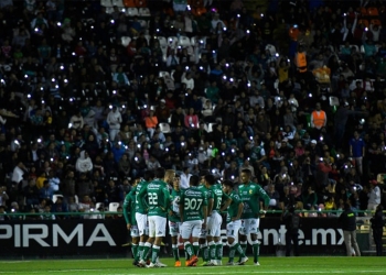 ¡Gol colombiano en el empate entre León y Monterrey!