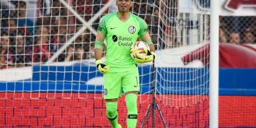 “Monetti me pegó en la costilla y me sacó el aire”