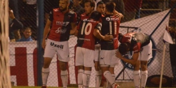 Debut oficial y expulsión para Julio Comesaña en Colón de Santa Fe