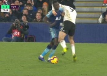 La pelea que tuvo Dávinson Sánchez en partido de la Premier League