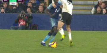 La pelea que tuvo Dávinson Sánchez en partido de la Premier League