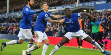 Solo hubo un par de minutos para Yerry Mina con Everton ante Bournemouth