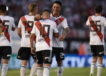 Juanfer Quintero y un golazo a Racing, ¡fuera de serie!