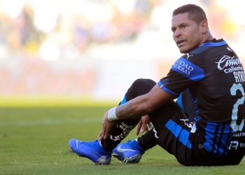 Ayron del Valle debutó en las redes de la Liga MX con una joya de gol