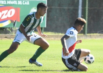 Preocupación en River Plate: Jorge Carrascal sufrió un fuerte golpe en reserva