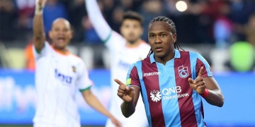 Hugo Rodallega no dejaría el fútbol de Turquía