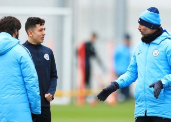 Pep Guardiola no se olvida de Ian Carlo Poveda