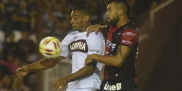 Pepe Sand le da la primera tristeza a Julio Comesaña en el fútbol argentino