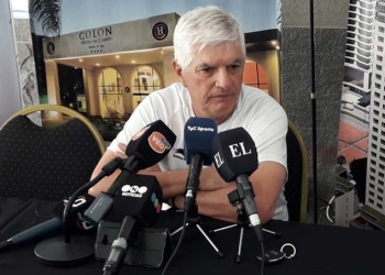 Julio Comesaña y su primer lío con la prensa argentina