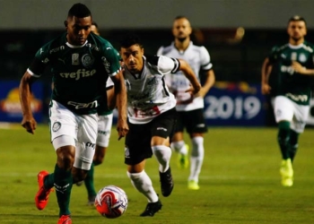 Tenía que ser gol: El increíble yerro de Miguel Borja, ¡con Carlos Queiroz en la tribuna!