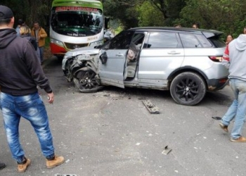 Accidente de tránsito en la vía Tenjo: Uno de los vehículos es de Johan Arango