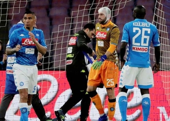 David Ospina intentó seguir tapando, pero terminó en el hospital