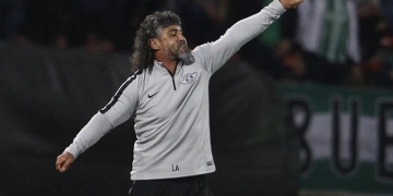 ¿Qué cláusula incumplió Leonel Álvarez para que lo echaran del Club Libertad?