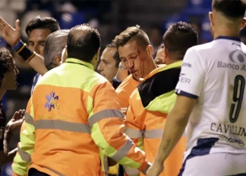 ¡Qué dolor! El durísimo golpe que sufrió Nicolás Vikonis en partido en México