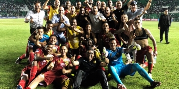 Feo encontrón entre seguidores de Atlético Nacional y José Fernando Salazar