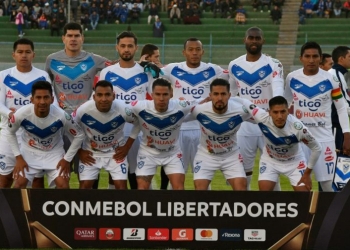 Es colombiano y anotó 2 autogoles en un partido de Copa Libertadores
