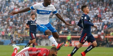 Dúvier Riascos festejó con gol en su primer clásico chileno