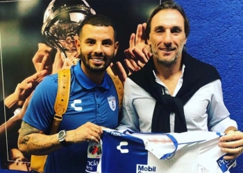 Edwin Cardona brilla en Pachuca y regala su camiseta a un exjugador de Boca Juniors
