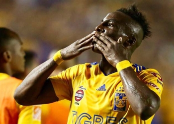 Acusaron a goleador colombiano de agredir a su primo con un tenedor y así reaccionó