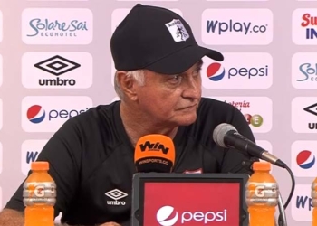 Reacción del Pecoso cuando le dicen que hay jugadores que no están para ser titulares