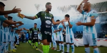 Para aplaudir: ¡Doble pasillo de honor en el fútbol argentino!
