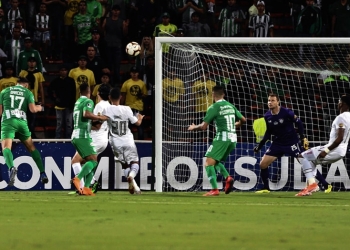 Hernán Barcos dejó en claro por qué Atlético Nacional apostó por él
