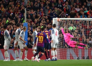 La reacción de Jügen Klopp tras el gol de tiro libre que hizo Messi