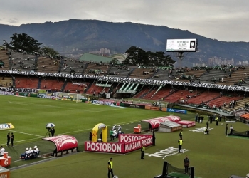 Barra Los Del Sur protestó en la previa del partido entre Nacional y Junior