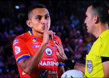 Los memes por el gesto de Ray Vanegas antes de botar el penalti contra Junior