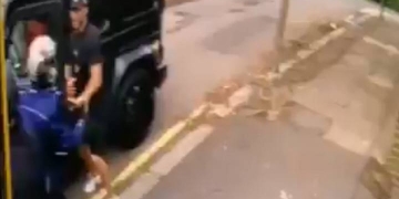 ¡Todos queremos un amigo como Sead Kolašinac!