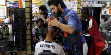 La historia del peluquero que hace retratos de jugadores