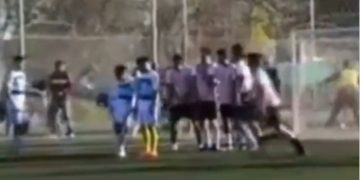 ¿Gol de tiro libre de espalda al arco?