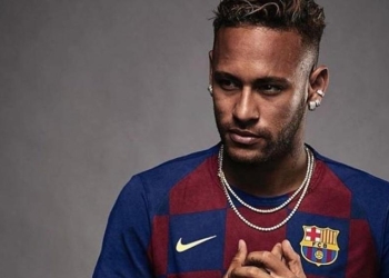 Patrocinador de Neymar publicó una foto del jugador con la camiseta del Barcelona