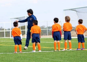 Consejos para elegir una buena escuela de fútbol para los niños