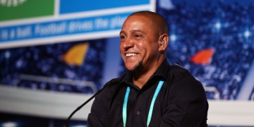 Roberto Carlos y el arte de cobrar tiros libres: ¡Maestro!