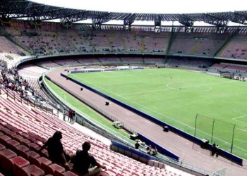 ¡Napoli solamente tiene 9.000 abonados para nueva temporada de Serie A!