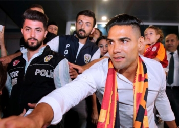 ¿Quieren comprar la camiseta del Galatasaray por Falcao?
