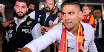 ¿Quieren comprar la camiseta del Galatasaray por Falcao?