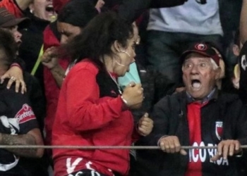 A sus 78 años viajó a Brasil para ver a Colón contra Atlético Mineiro