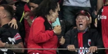 A sus 78 años viajó a Brasil para ver a Colón contra Atlético Mineiro