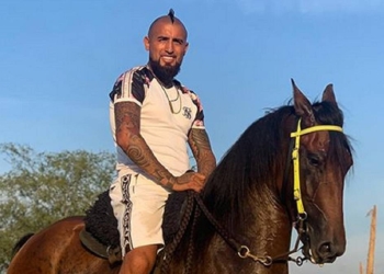 Arturo Vidal, de paso por Cali donde celebró el cumpleaños de Sonia Isaza